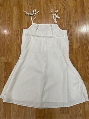 H&M Dividend- White Tie-Shoulder Summer Dress